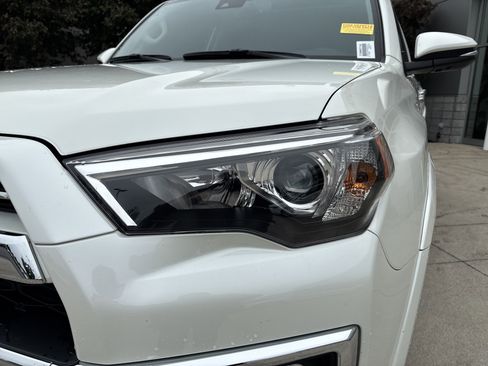 Used 2022 Toyota 4Runner Limited AWD/4WD image 13
