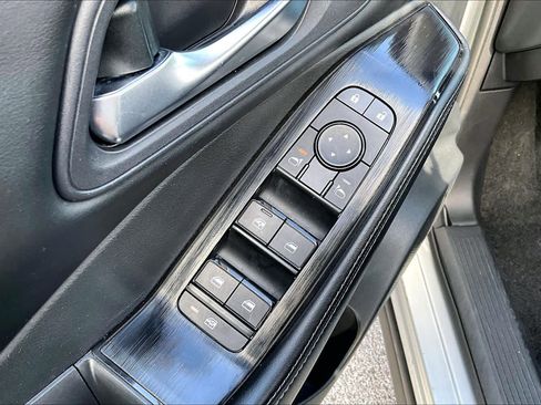 Certified 2025 Nissan Rogue SV FWD image 35