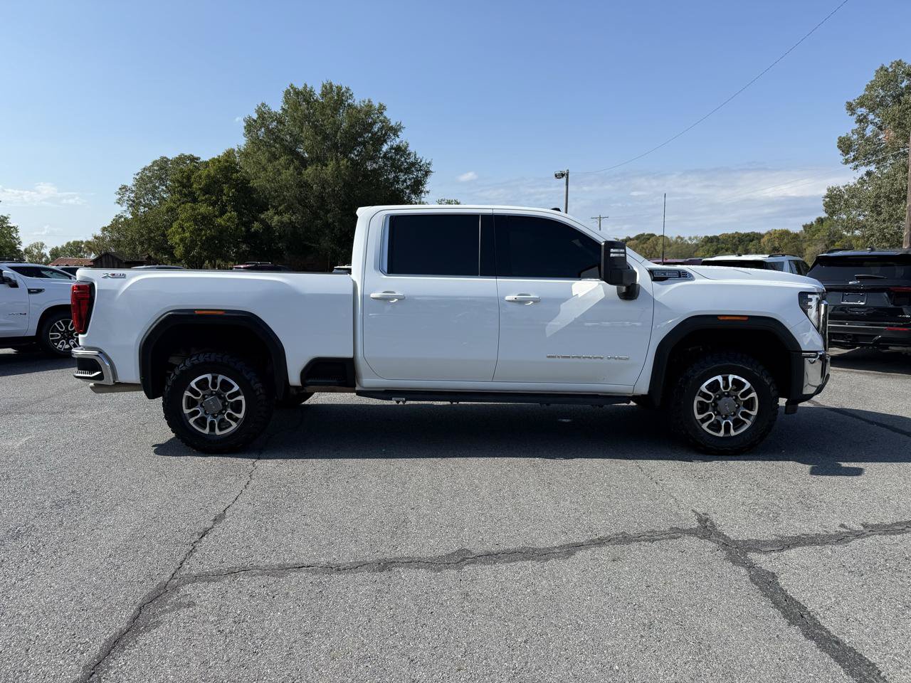 Used 2024 GMC Sierra 2500 SLE w/ SLE Convenience Package AWD/4WD image 8