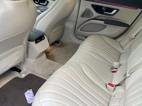 Used 2023 Mercedes-Benz EQS 580 4MATIC Sedan image 10