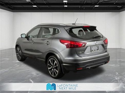 Used 2018 Nissan Rogue Sport SL w/ SL Premium Package image 3