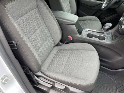 Used 2022 Chevrolet Equinox LT AWD/4WD image 18