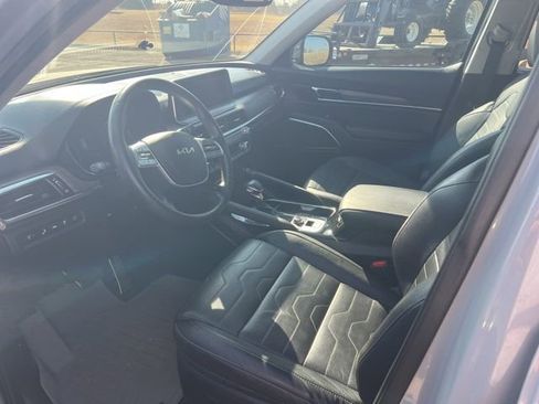 Used 2022 Kia Telluride SX w/ SX Prestige Package image 12