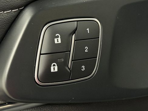 Used 2025 Ford Ranger Lariat w/ Trailer Tow Package image 32