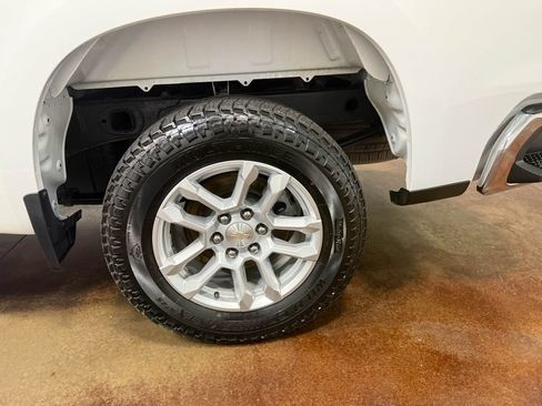 Used 2023 Chevrolet Silverado 1500 LT AWD/4WD image 87