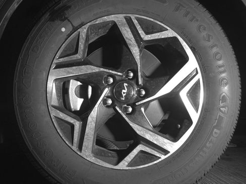 Used 2024 Kia Sportage LX image 12