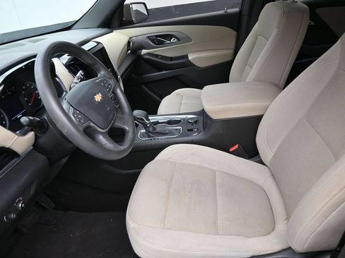 Used 2023 Chevrolet Traverse LS FWD image 12