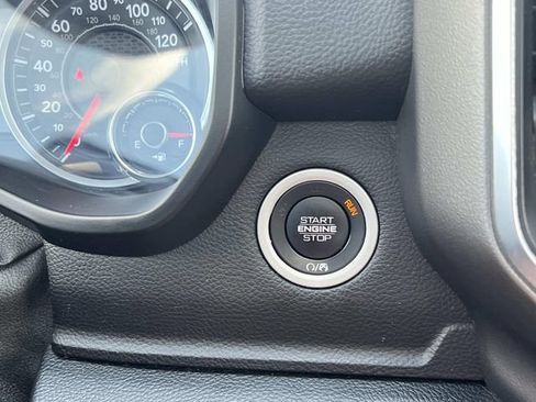 Used 2019 RAM 1500 Big Horn AWD/4WD image 27