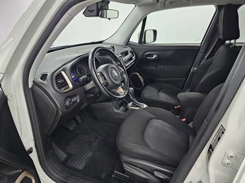 Used 2017 Jeep Renegade Latitude FWD image 14