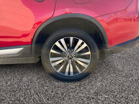 Used 2020 Mitsubishi Outlander ES image 14