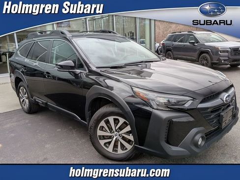 Used 2025 Subaru Outback Premium AWD/4WD image 1