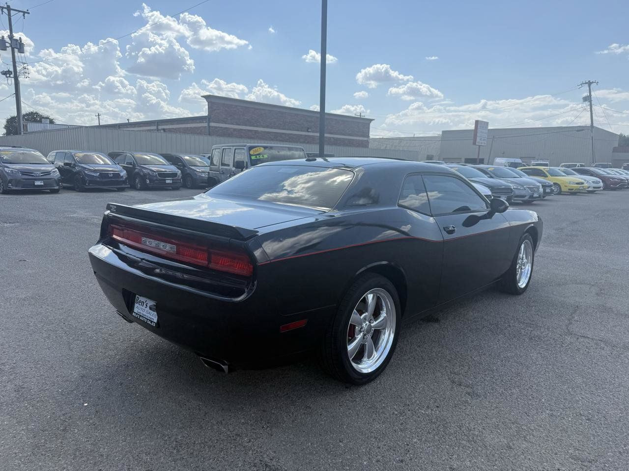 Used 2011 Dodge Challenger R/T RWD image 6