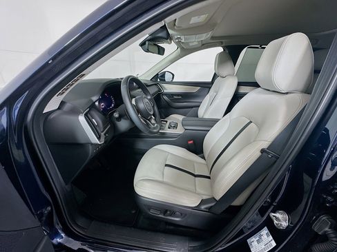 Used 2024 MAZDA CX-90 Plug-In Hybrid w/ Premium Pkg image 13