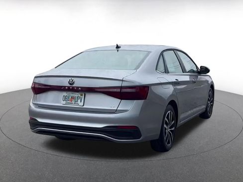 Used 2025 Volkswagen Jetta SE image 14