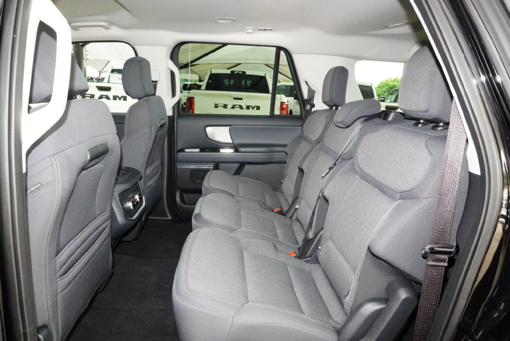 Used 2025 Ford Expedition Max Active AWD/4WD image 28