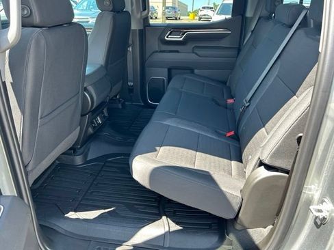 New 2026 GMC Sierra 1500 SLE w/ Preferred Package AWD/4WD image 8