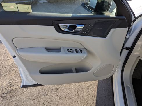 New 2026 Volvo XC60 B5 Ultra w/ Climate Package image 11