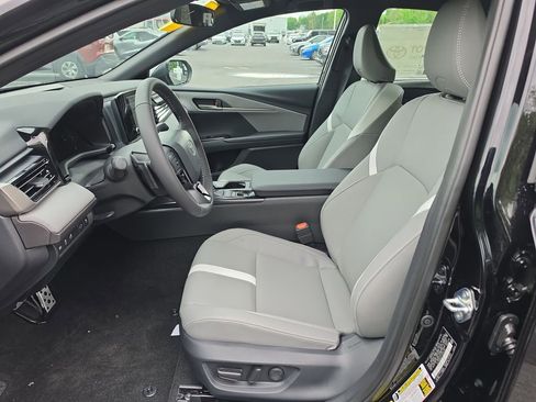 Used 2026 Toyota Camry SE FWD image 9