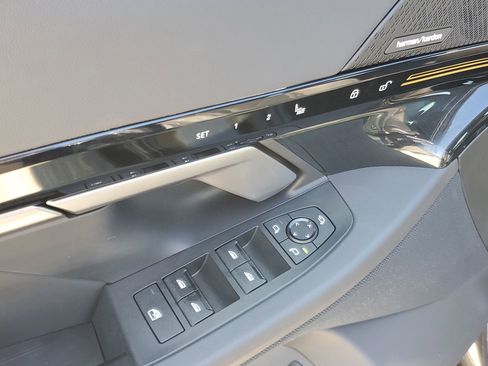 Used 2025 BMW 530i image 18