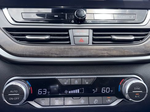 Used 2023 Nissan Altima 2.5 SL FWD image 5