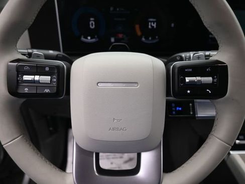 Used 2025 Hyundai Santa Fe SEL AWD/4WD image 19