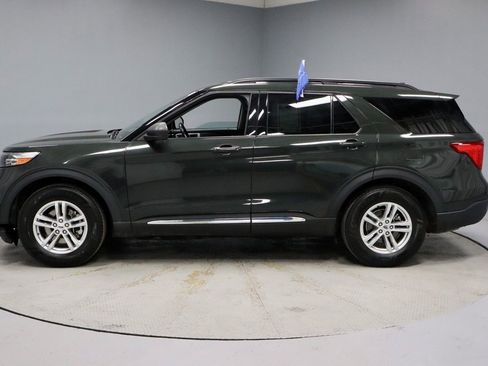 Certified 2022 Ford Explorer XLT image 8