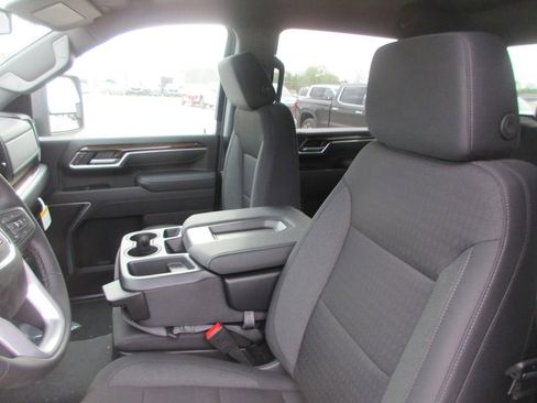 New 2026 GMC Sierra 2500 SLE w/ SLE Value Package; AWD/4WD image 12