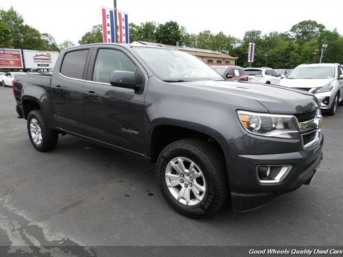 Used 2017 Chevrolet Colorado LT w/ LT Convenience Package RWD image 3