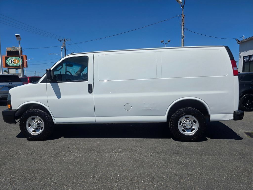 Used 2023 Chevrolet Express 2500 w/ Driver Convenience Package RWD image 9
