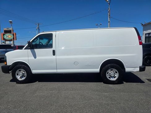 Used 2023 Chevrolet Express 2500 w/ Driver Convenience Package RWD image 9