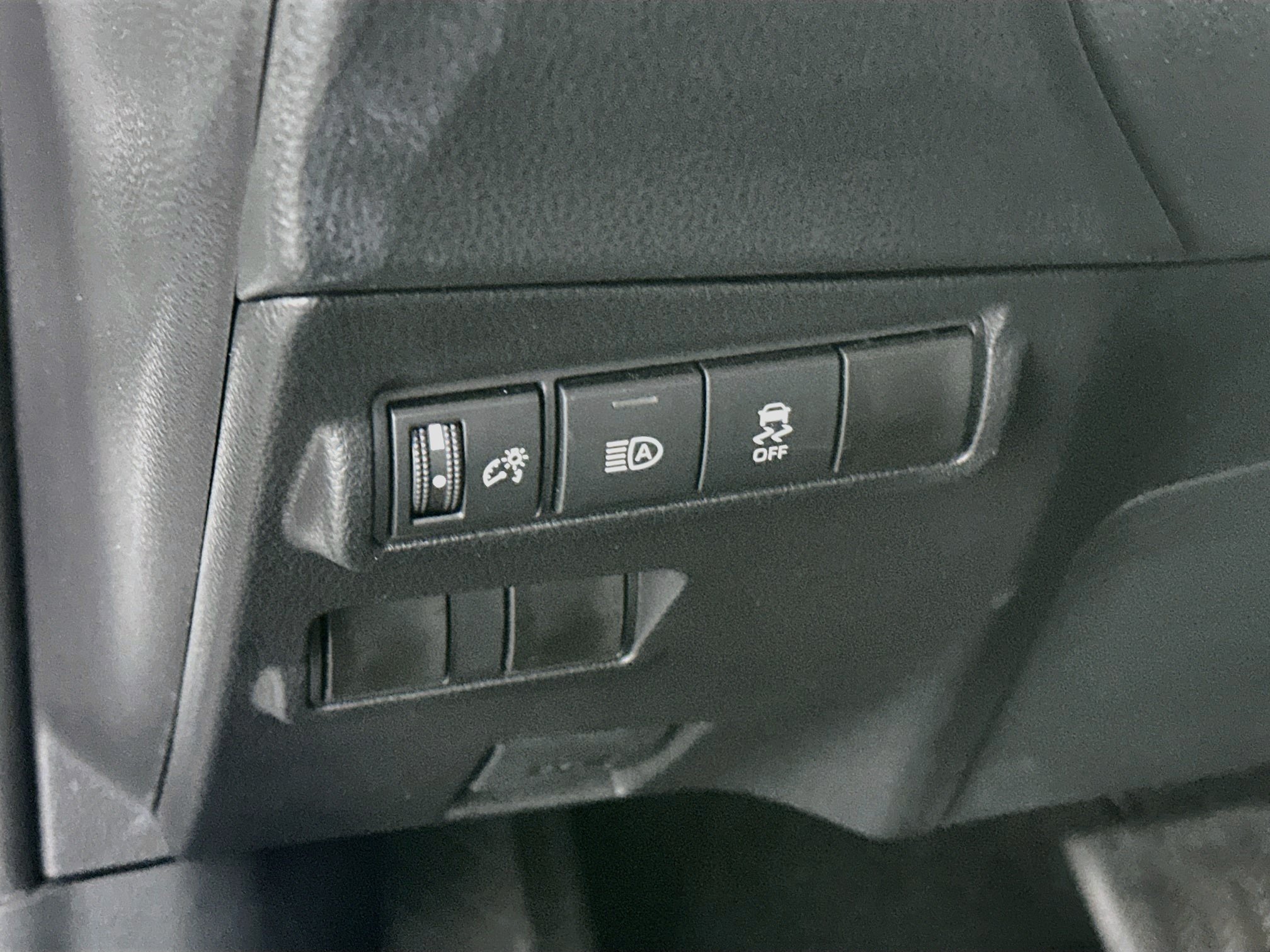 Used 2026 Toyota Corolla Cross LE FWD image 17