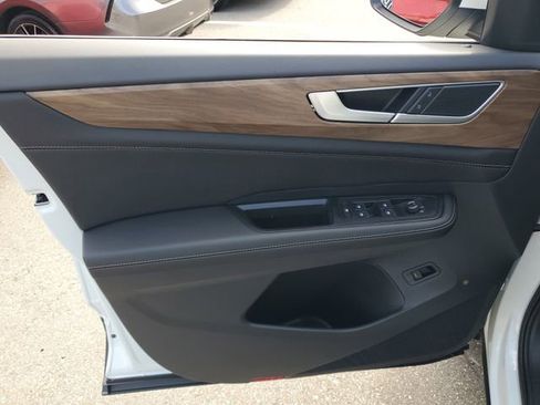 New 2026 Volkswagen Atlas SE FWD image 14