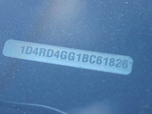 Used 2011 Dodge Durango Crew image 12