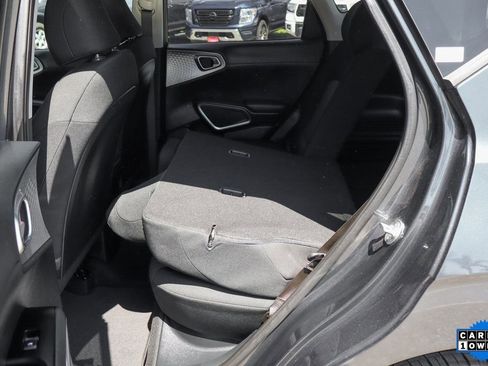 Used 2023 Kia Soul LX image 27