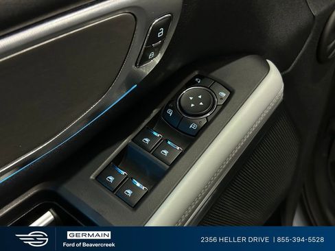 Used 2025 Ford Expedition Platinum image 17