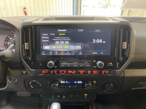 Used 2025 Nissan Frontier PRO-4X w/ Pro Convenience Package AWD/4WD image 37