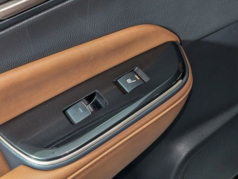 Used 2025 Toyota Crown Signia image 38