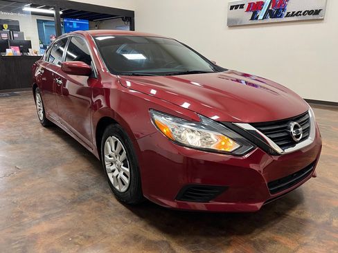 Used 2017 Nissan Altima 2.5 S w/ Power Driver Seat Package image 3