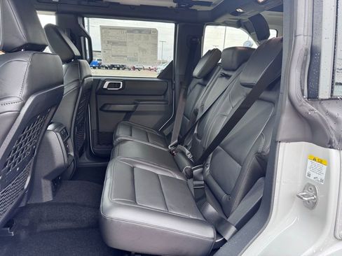 New 2026 Ford Bronco Badlands AWD/4WD image 17