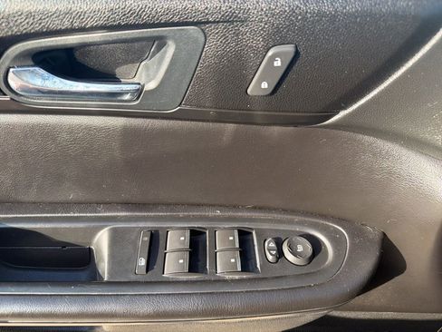 Used 2016 Chevrolet Traverse LT w/ Style and Technology Package FWD image 15