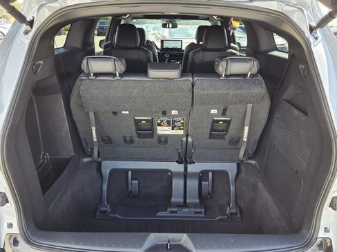 Certified 2025 Toyota Sienna XSE image 10