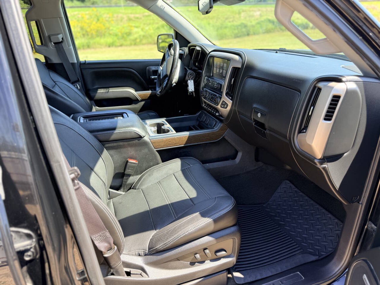 Used 2017 GMC Sierra 1500 Denali w/ Denali Ultimate Package AWD/4WD image 19