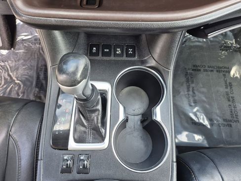 Used 2018 Toyota Highlander XLE image 10