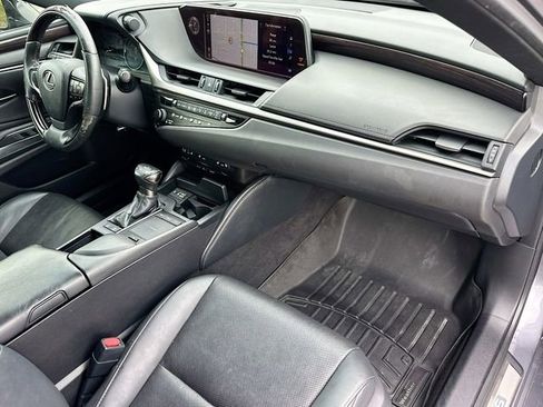 Used 2019 Lexus ES 300h w/ Premium Package image 30