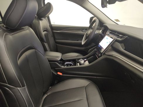 Used 2023 Jeep Grand Cherokee 4WD 4xe image 21