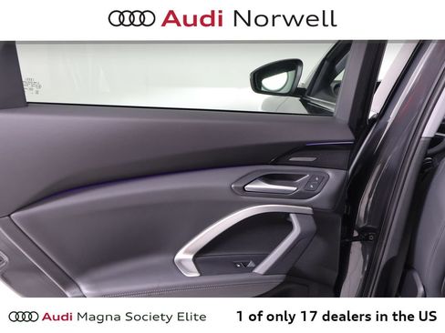 Used 2025 Audi Q5 Premium Plus w/ Premium Plus AWD/4WD image 22