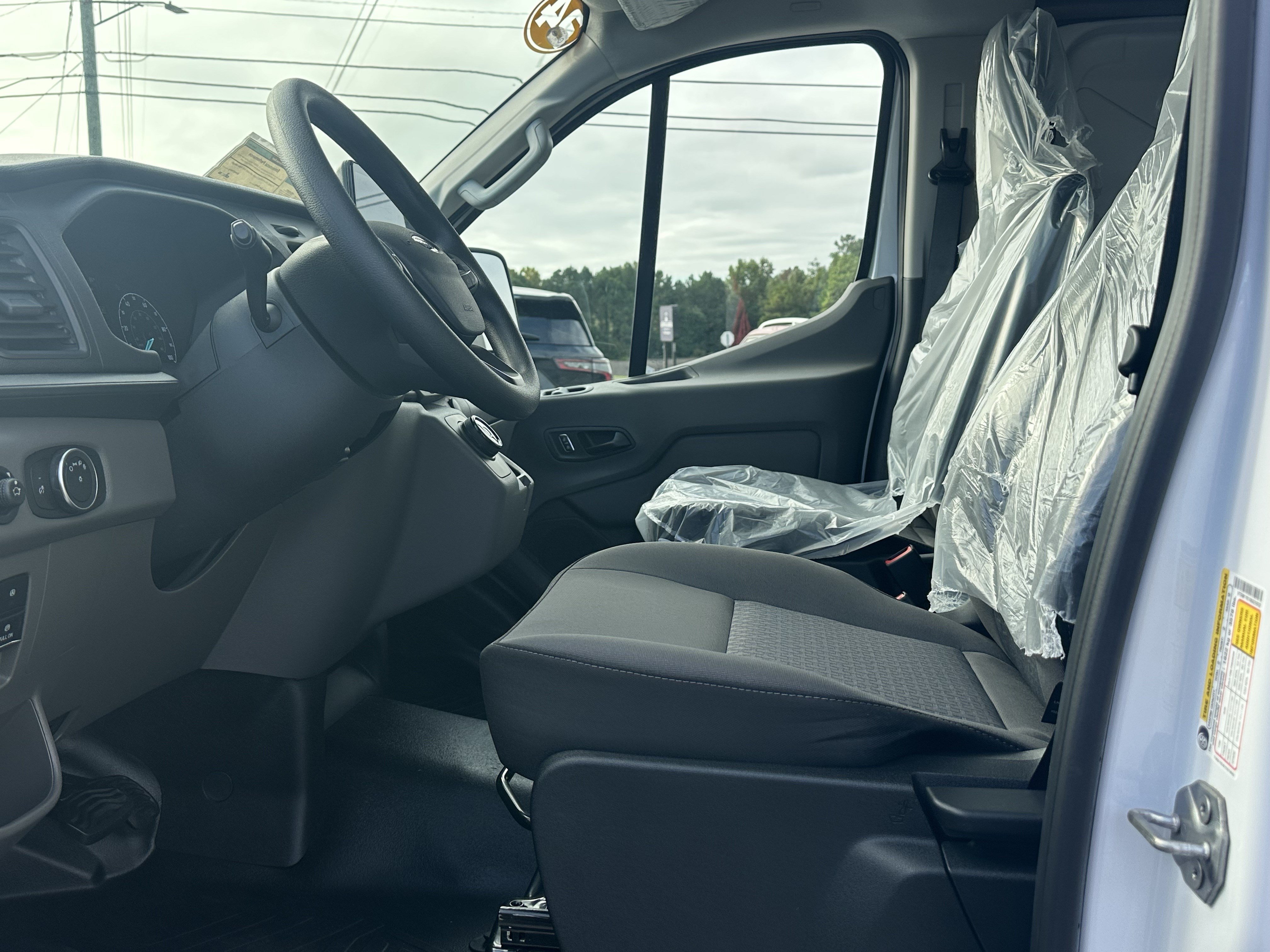 Used 2024 Ford E-Transit Low Roof RWD image 9