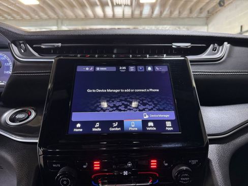 Used 2023 Jeep Grand Cherokee Altitude AWD/4WD image 19