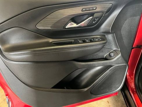 Used 2023 GMC Terrain SLT FWD image 26