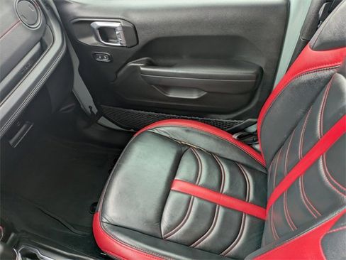 Used 2024 Jeep Wrangler Unlimited Rubicon image 17